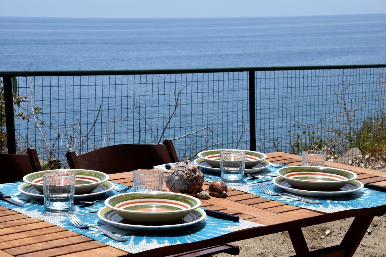 Riviera Degli Eucalipti - Cottage In Riva Al Mare Ачиреале Экстерьер фото